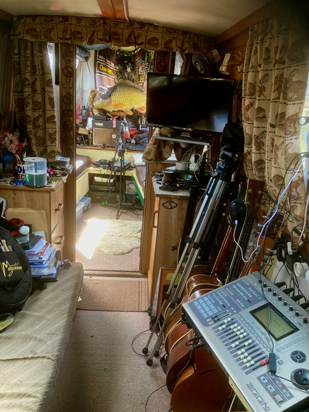 Narrowboat Sessions - 21/07/25 Photo: CJM