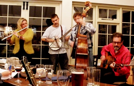 House of the rising sun, with Helga, Banjo Dave & Chris on string bass 20.10.13