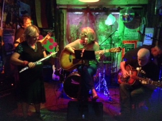 On stage at Die Smuggies with Helga, Lisa & John - 11/07/14