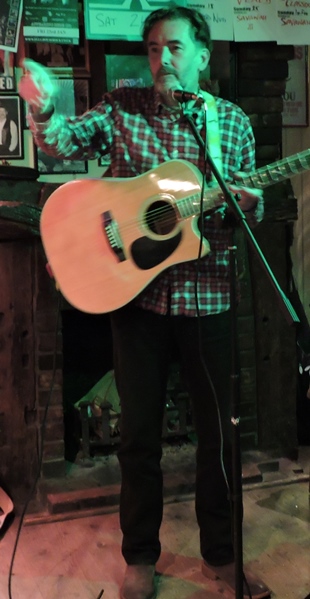 This song's for you - The Six Bells - Photo: Lisa Jackson - 13/01/15
