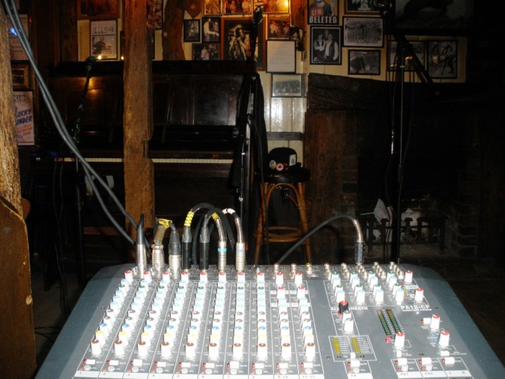 Desk ready, mics ready, Bowler hat ready - action - Six Bells - 23.02.16 Photo by: C J Martin