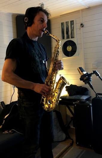 Simon doing his sax part on Stories to be told - 22.11.19