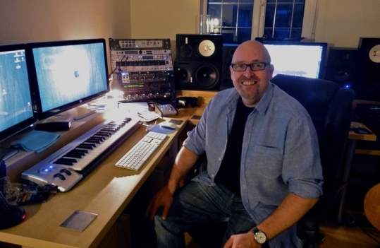 Time for mixing - Kevin Jones at his Eastriver Studio